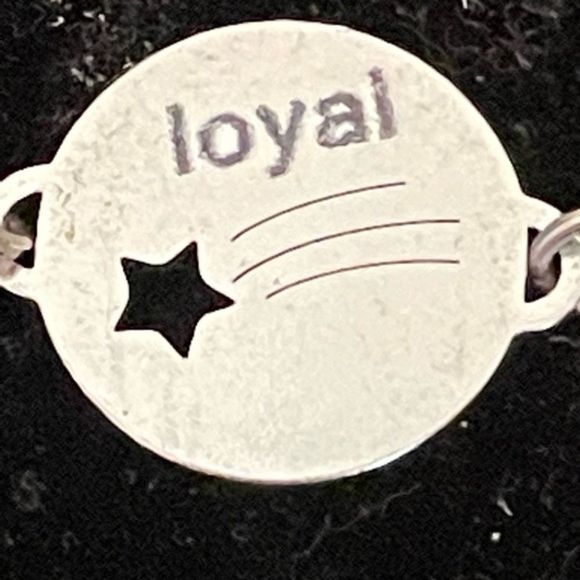 6” silver tone chain‎ bracelet and silver tone round “loyal” engravable charm - Picture 2 of 8